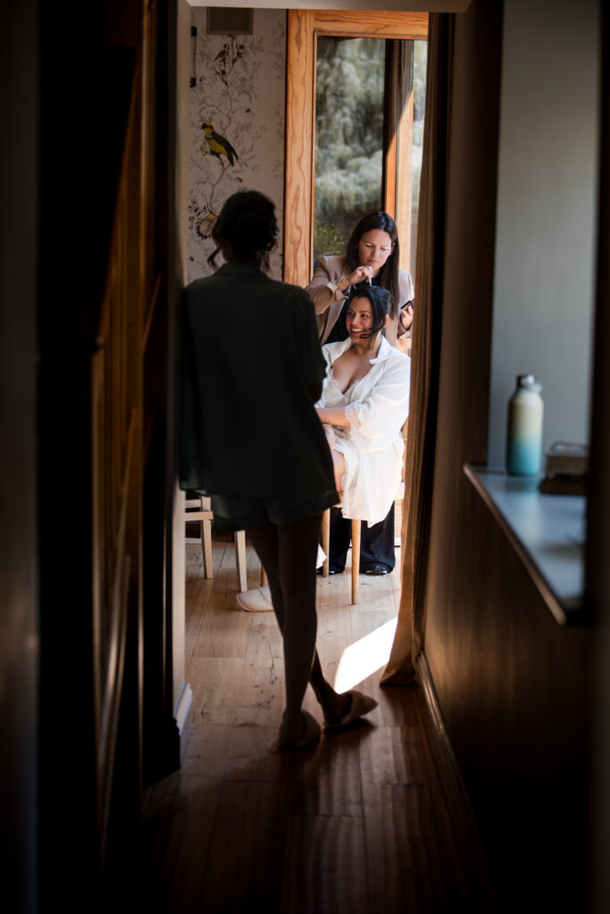Préparation de la mariée au Elmore Court Gloucestershire en Angleterre