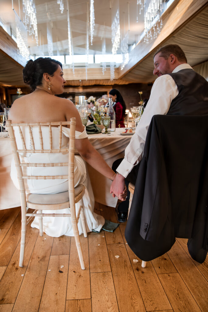 Couple à la réception de mariage